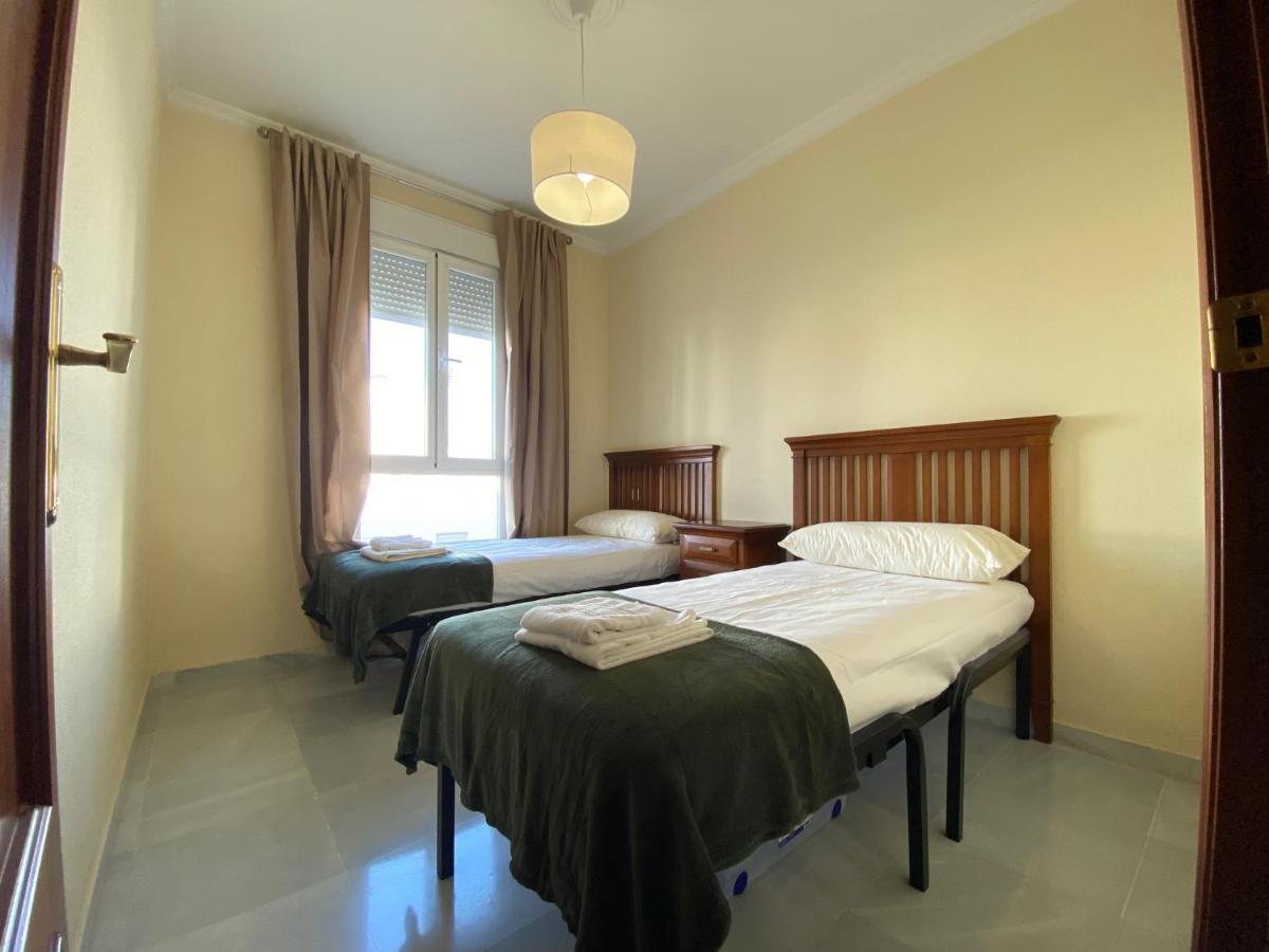 fantástico apartamento con parking avenida de cadiz Siviglia Esterno foto